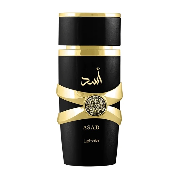Frasco oficial de Lattafa Asad Eau de Parfum analisado em auditoria de compra e fixação real no clima brasileiro