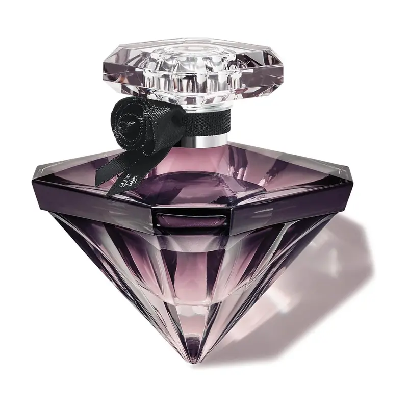 Lancôme La Nuit Trésor Eau de Parfum: perfume com laço preto de longa fixação na pele e projeção noturna.